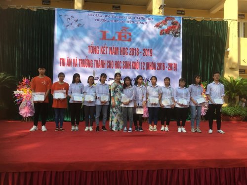 tri ân học sinh giỏi cấp trường.png