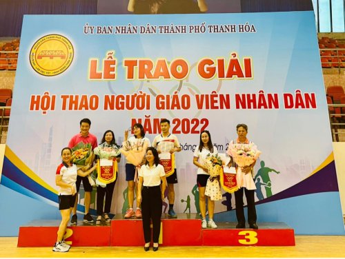 2 t&agrave;i lệ.png