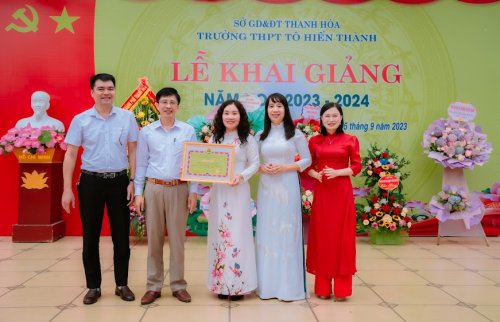khen công đoàn.jpg