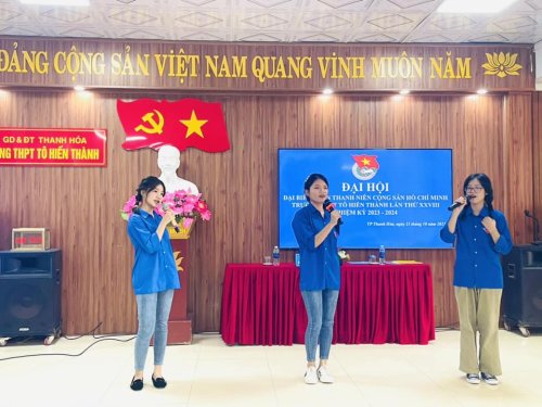văn nghệ.jpg